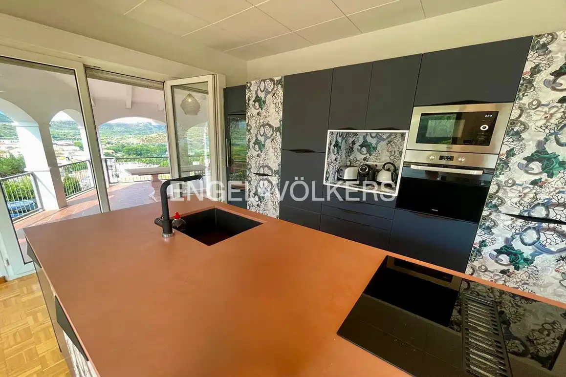 Cuina de Casa o xalet en venda en Llançà amb Calefacció, Jardí privat i Terrassa