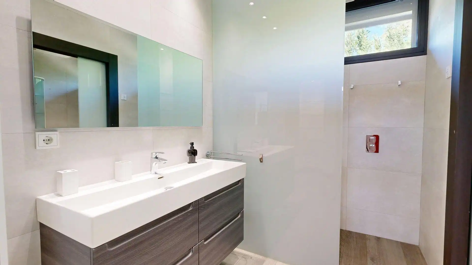 Baño de Casa o chalet en venta en Zaragoza con Aire acondicionado, Calefacción y Jardín privado
