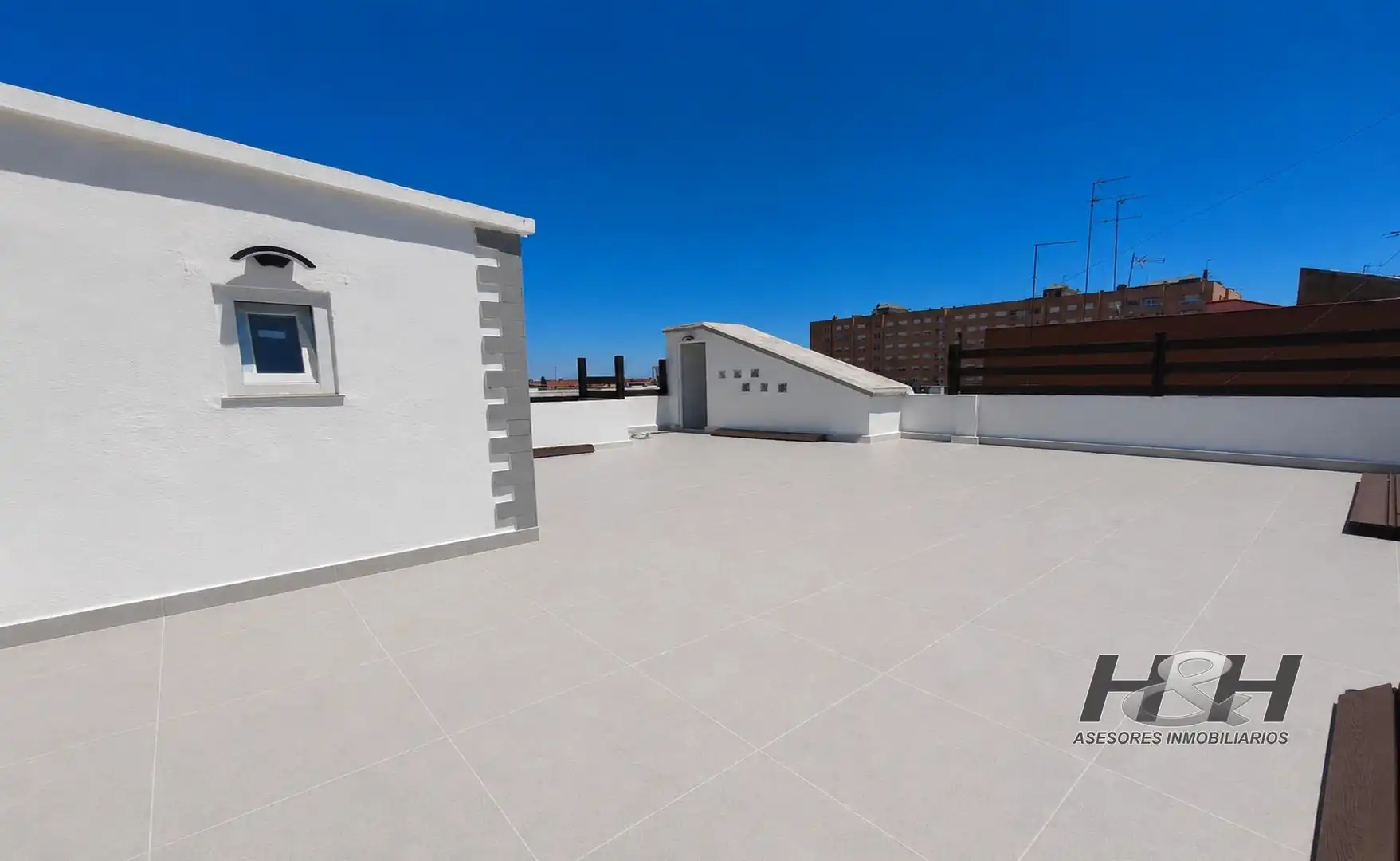 Terraza de Ático de alquiler en Burjassot con Terraza, Trastero y Balcón