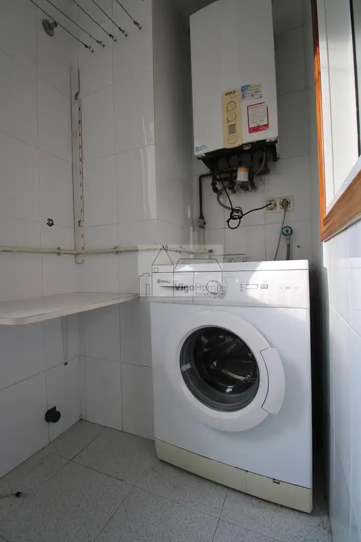 Kitchen of Flat for rent in Vigo   with Heating, Parquet flooring and Storage room