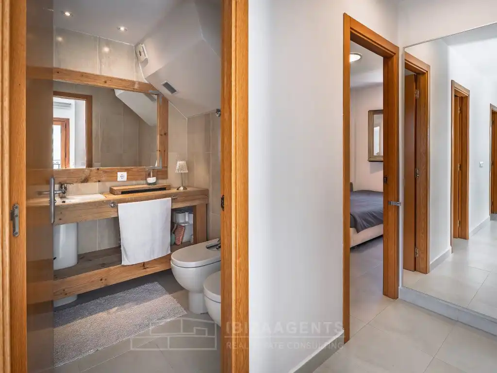 Bany de Apartament en venda en Sant Antoni de Portmany amb Aire condicionat, Rentadora i TV