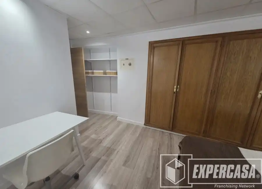 Flat for rent in Alzira  with Furnished