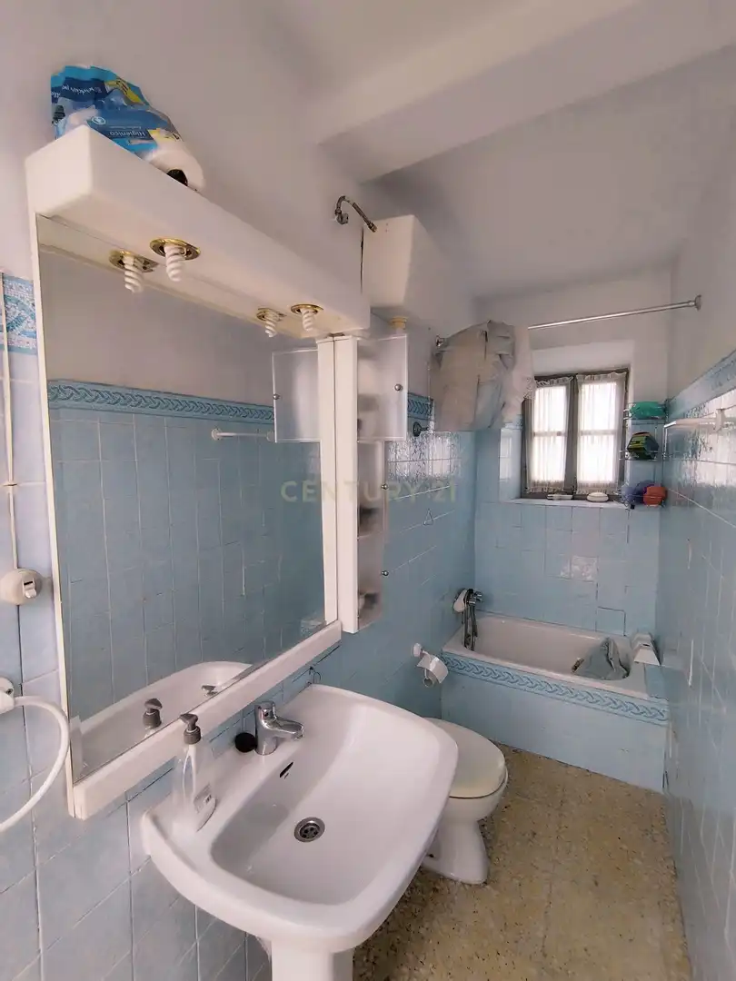 Badezimmer von Wohnungen zum Verkauf in Castuera
