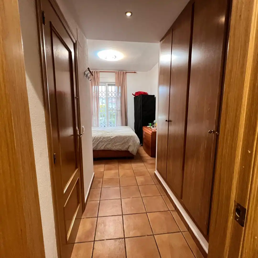 Schlafzimmer von Einfamilien-Reihenhaus zum Verkauf in Chiva mit Heizung, Abstellraum und Balkon