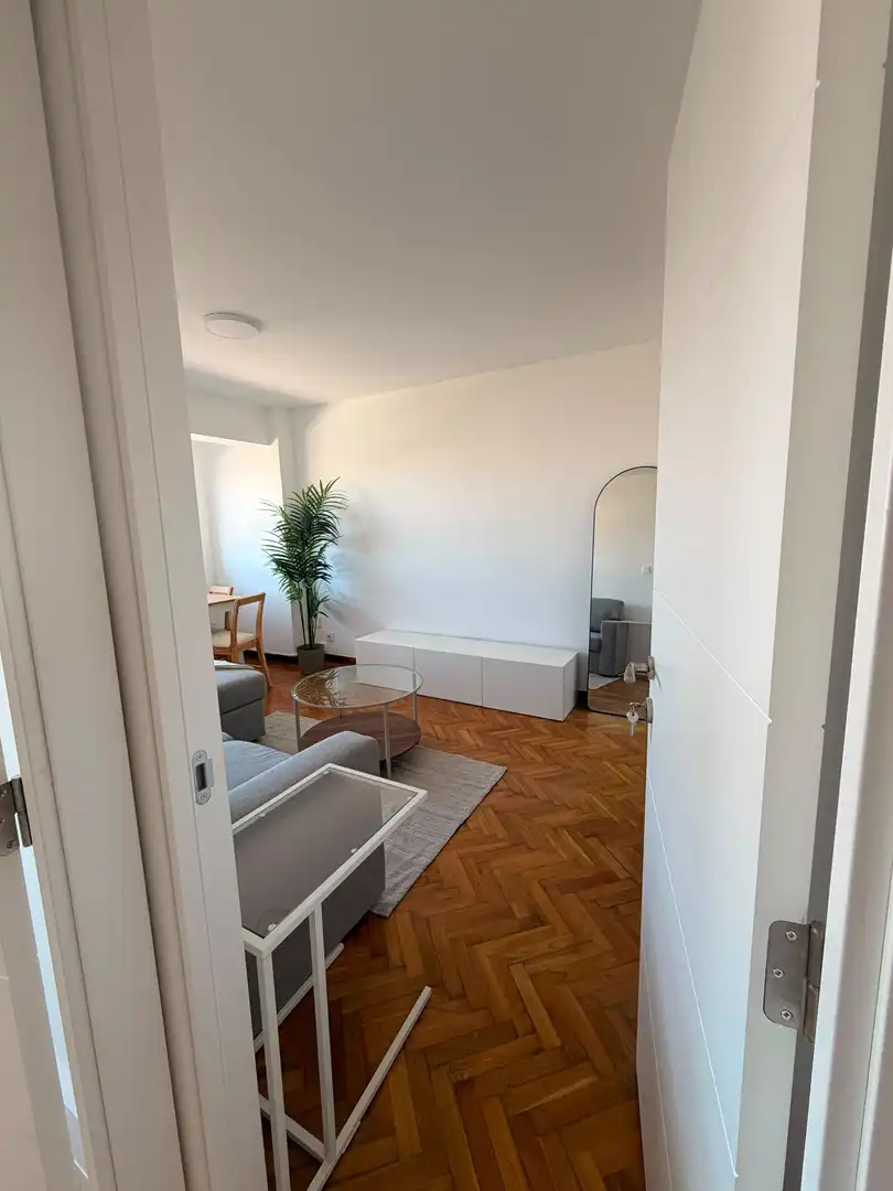 Wohnzimmer von Wohnung zur Miete in A Coruña Capital  mit Möbliert
