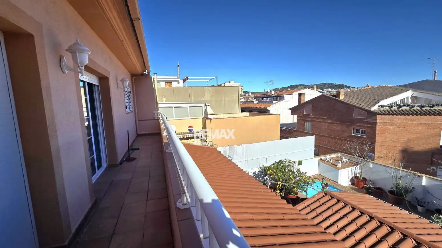 Vista exterior de Casa o xalet en venda en Pineda de Mar amb Aire condicionat, Calefacció i Terrassa