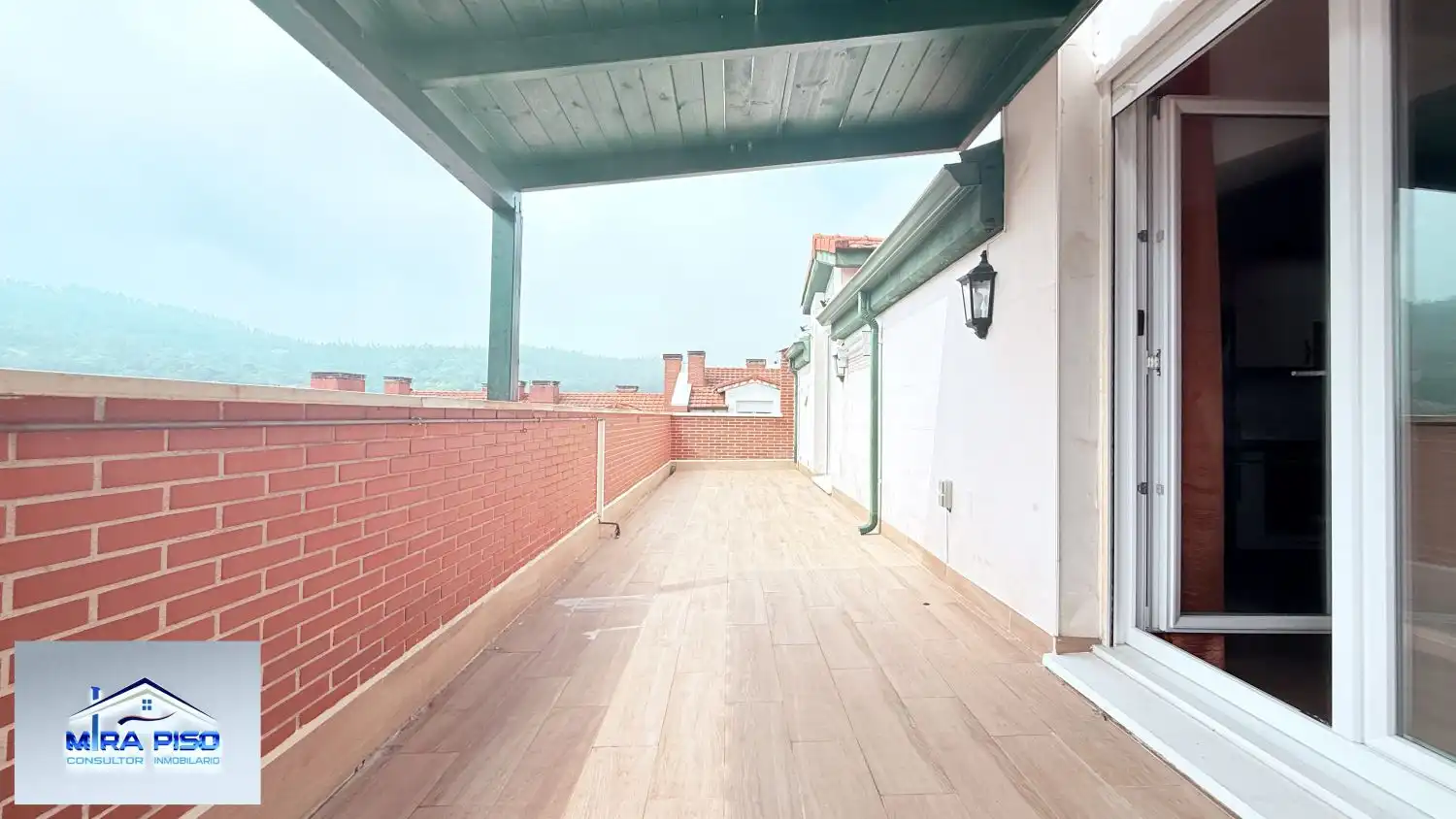 Terraza de Ático en venta en Entrambasaguas con Calefacción, Parquet y Terraza