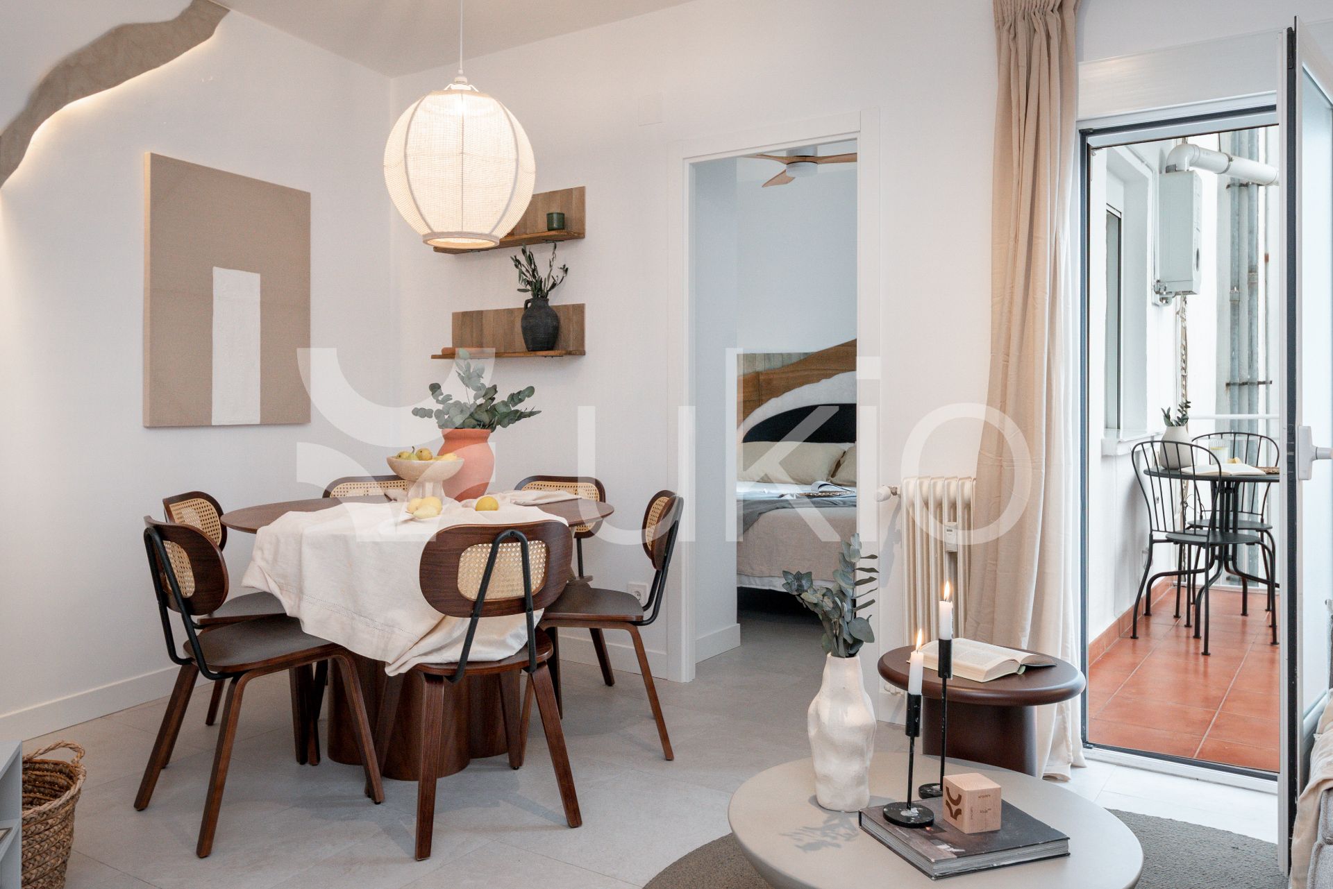 Dormitori de Apartament de lloguer en  Madrid Capital amb Aire condicionat, Calefacció i Moblat