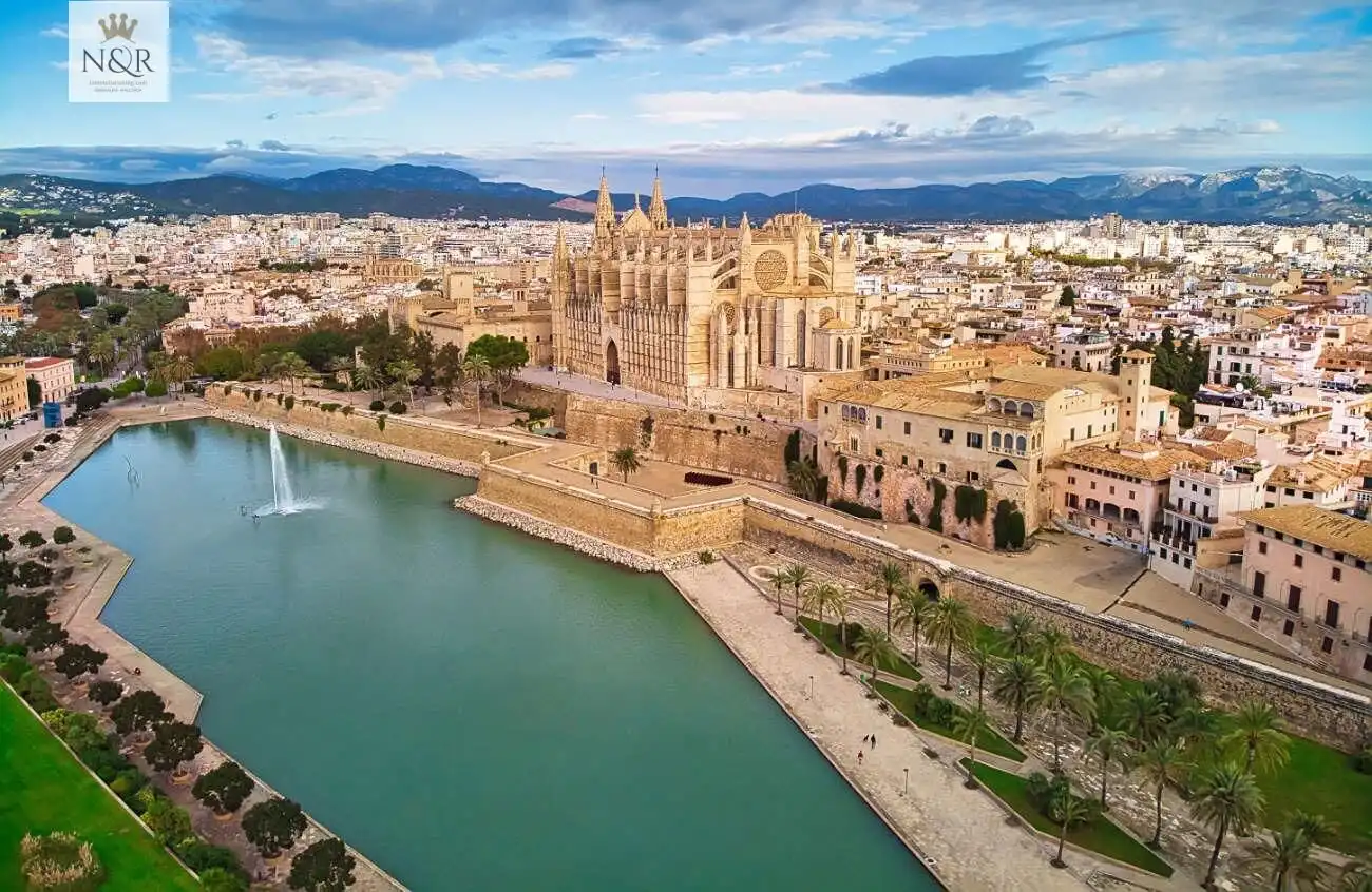 Außenansicht von Wohnung zum Verkauf in  Palma de Mallorca mit Klimaanlage und Balkon
