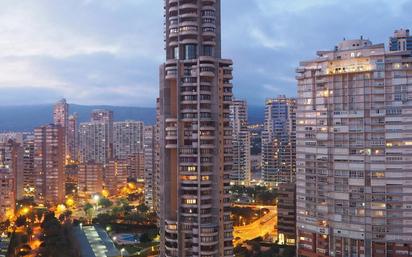 Vista exterior de Apartament en venda en Benidorm amb Aire condicionat i Terrassa