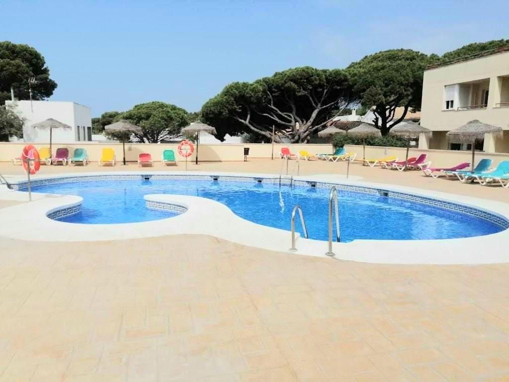 Piscina de Casa adosada en venda en Barbate amb Aire condicionat, Calefacció i Terrassa