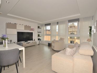 Ático con ascensor en venta en Avenida Blas Infante