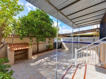 Chalet con balcón en venta en Avenida REMBRANDT 7
