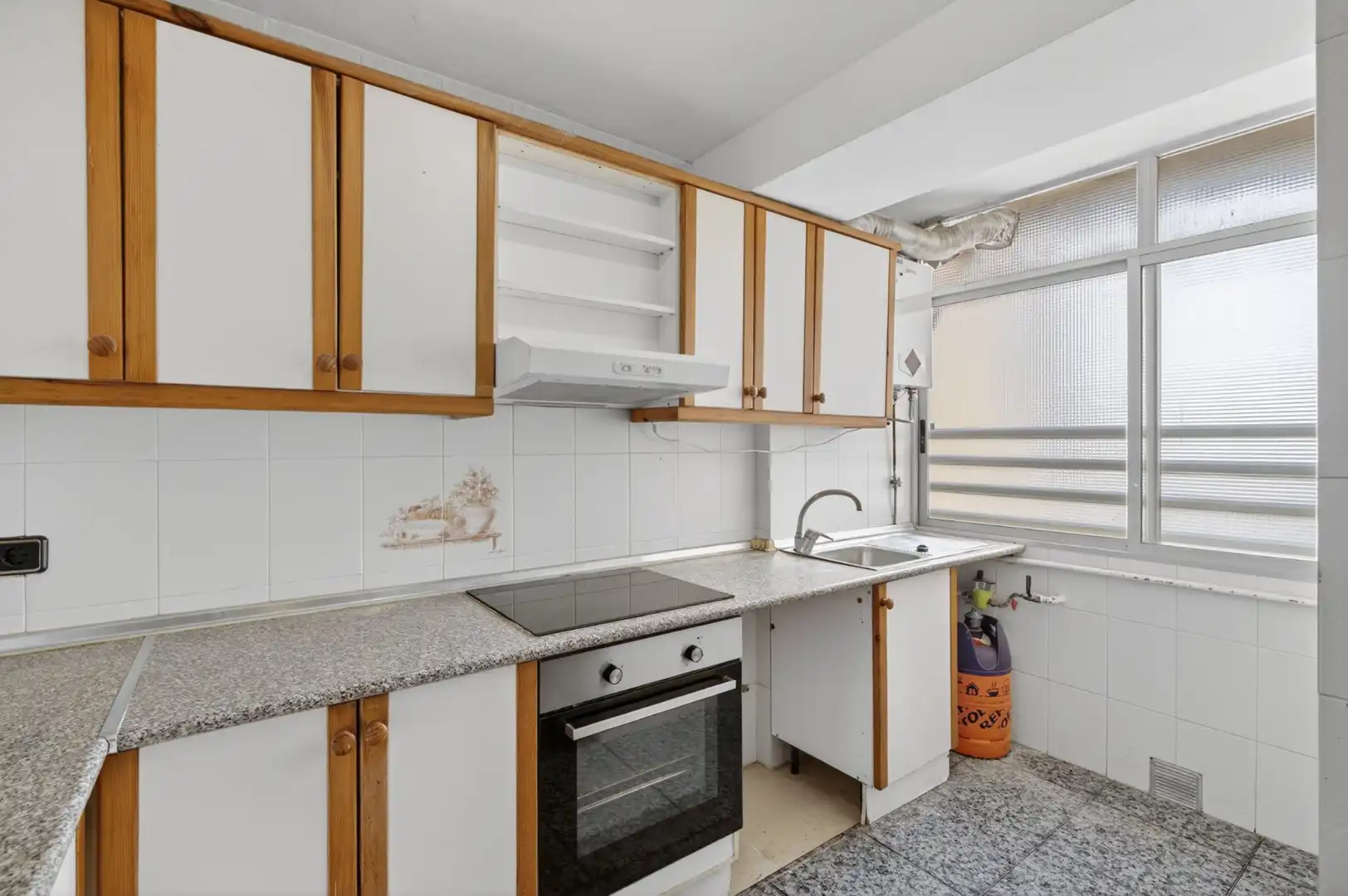 Cocina de Piso en venta en Alicante / Alacant con Terraza y Piscina