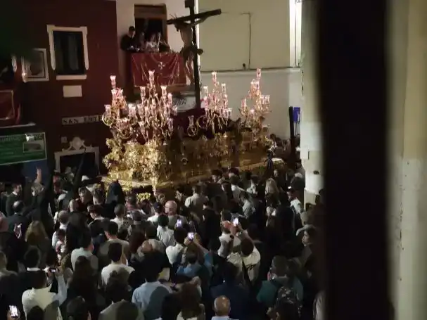 Vista exterior de Casa adosada en venda en Sevilla amb Aire condicionat i Balcó