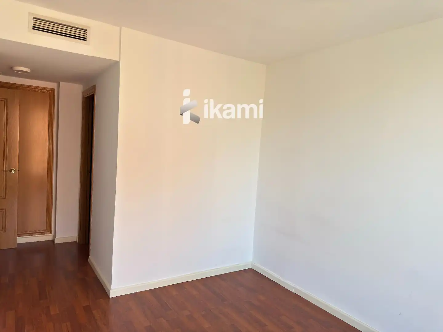 Habitación de Piso en venta en Valencia con Aire acondicionado, Terraza y Piscina