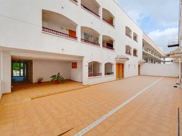 Apartament d'obra nova amb piscina en venda a Calle Reina Sofía