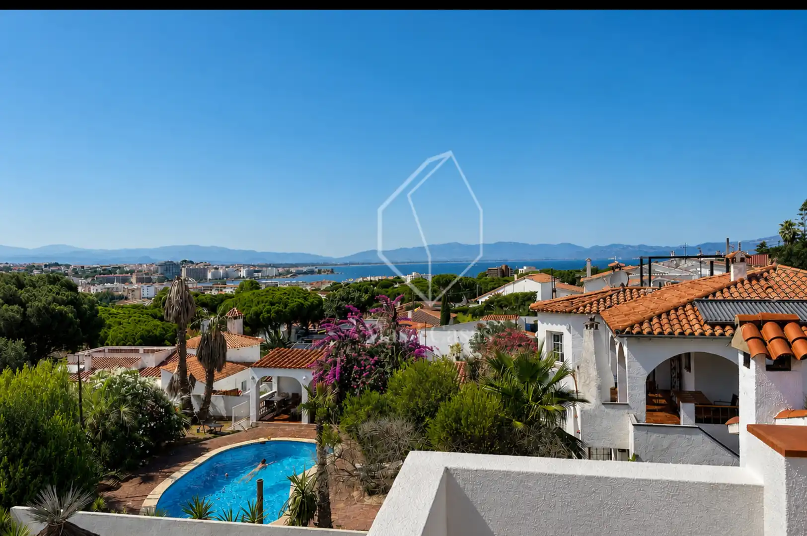 Vista exterior de Casa o xalet en venda en L'Escala amb Aire condicionat, Calefacció i Jardí privat