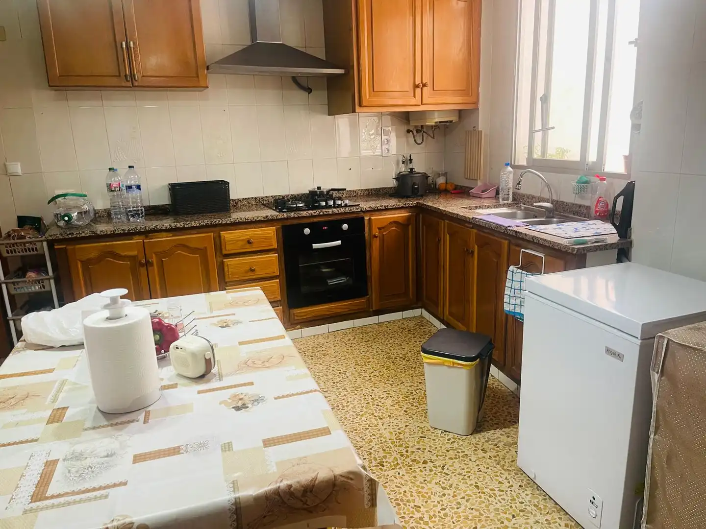 Küche von Wohnung zum Verkauf in Palma de Gandia mit Klimaanlage, Heizung und Abstellraum