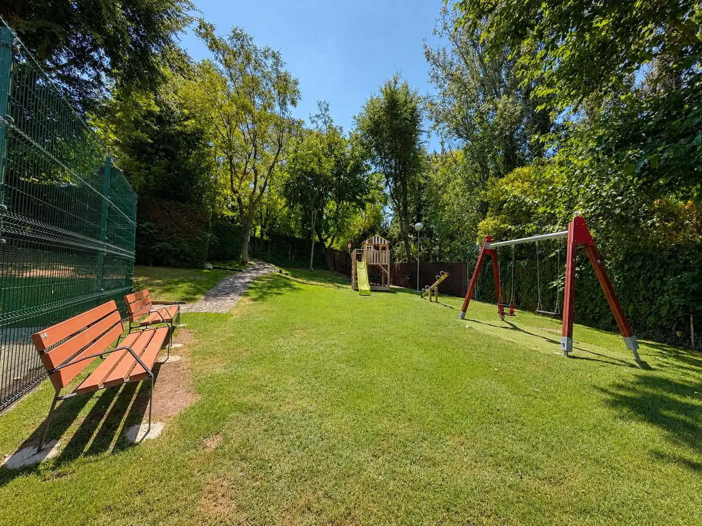 Garten von Maisonette zum Verkauf in La Moraleja mit Klimaanlage, Heizung und Privatgarten