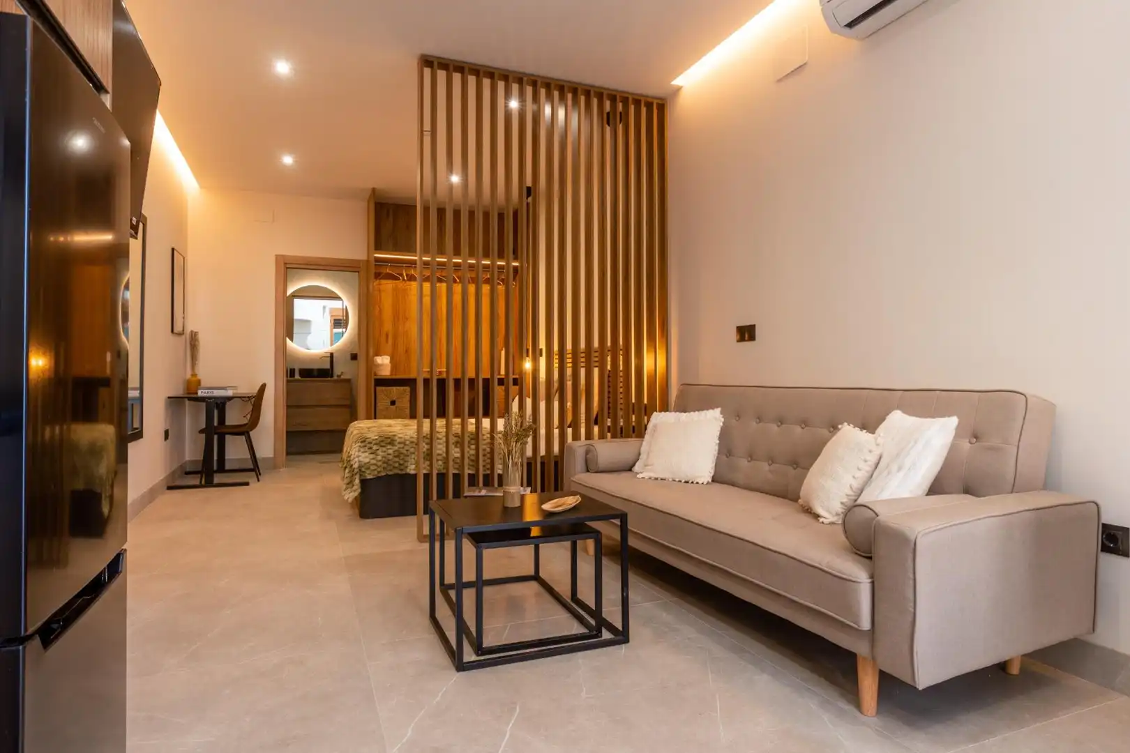 Sala de estar de Estudio en venta en Granada con Aire acondicionado, Calefacción y Alarma