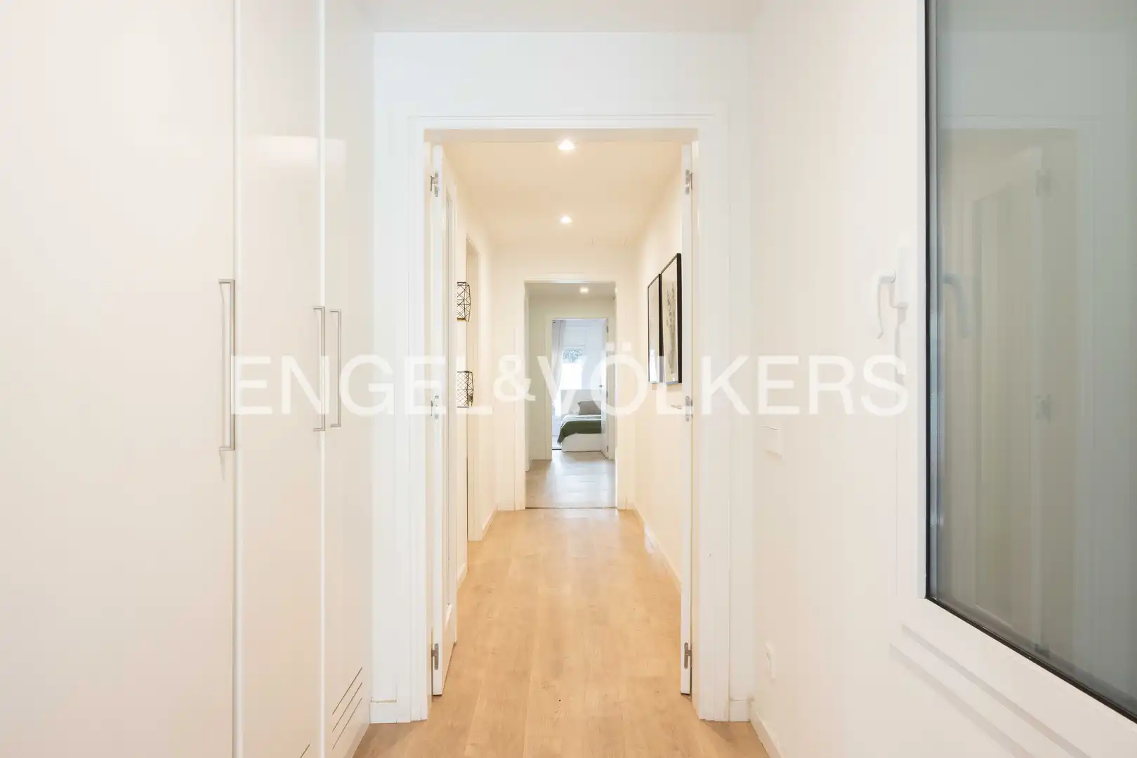 Flat for sale in Barcelona  with Air Conditioner, Heating and Private garden