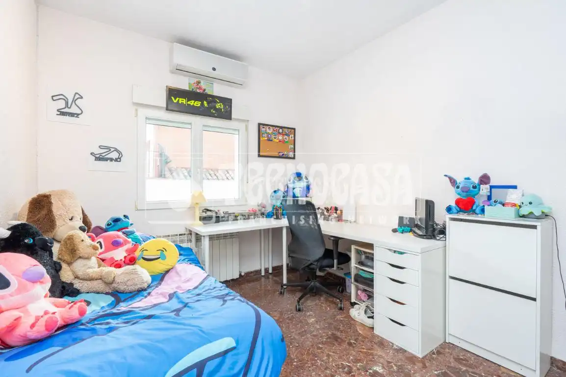 Habitación de Casa adosada en venta en Colmenar Viejo con Calefacción, Terraza y Balcón