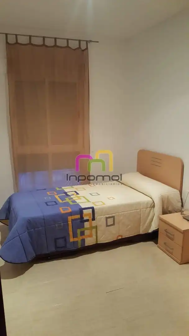 Habitación de Apartamento en venta en Llerena con Aire acondicionado