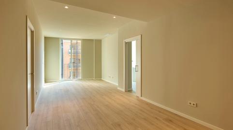 Foto 2 de Pis de lloguer a Carrer de València, 595, El Camp de l'Arpa del Clot, Barcelona