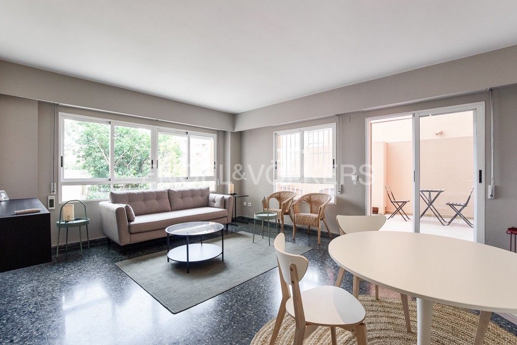 Sala d'estar de Apartament de lloguer en  Valencia Capital amb Aire condicionat, Calefacció i Terrassa