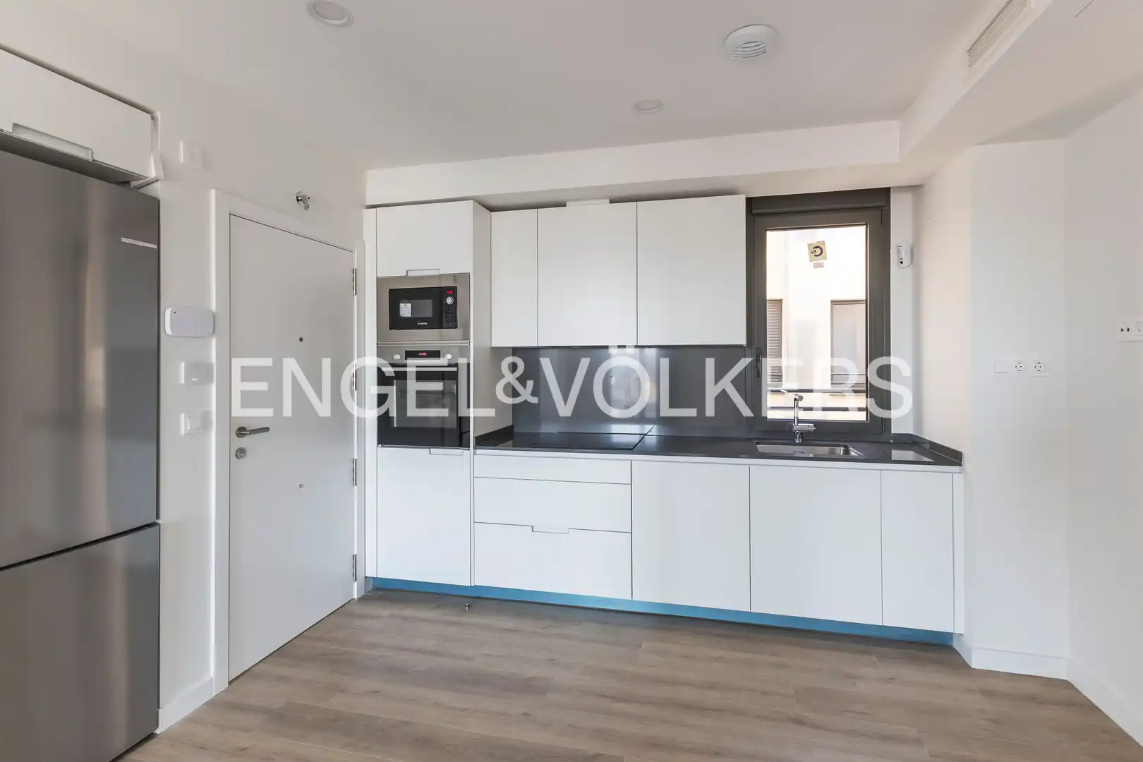 Cocina de Piso de alquiler en Madrid con Aire acondicionado, Calefacción y Jardín privado