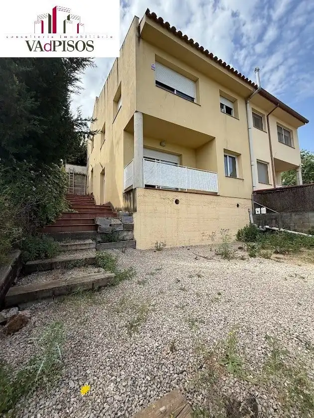 Vista exterior de Casa o xalet en venda en Gelida amb Jardí privat i Terrassa