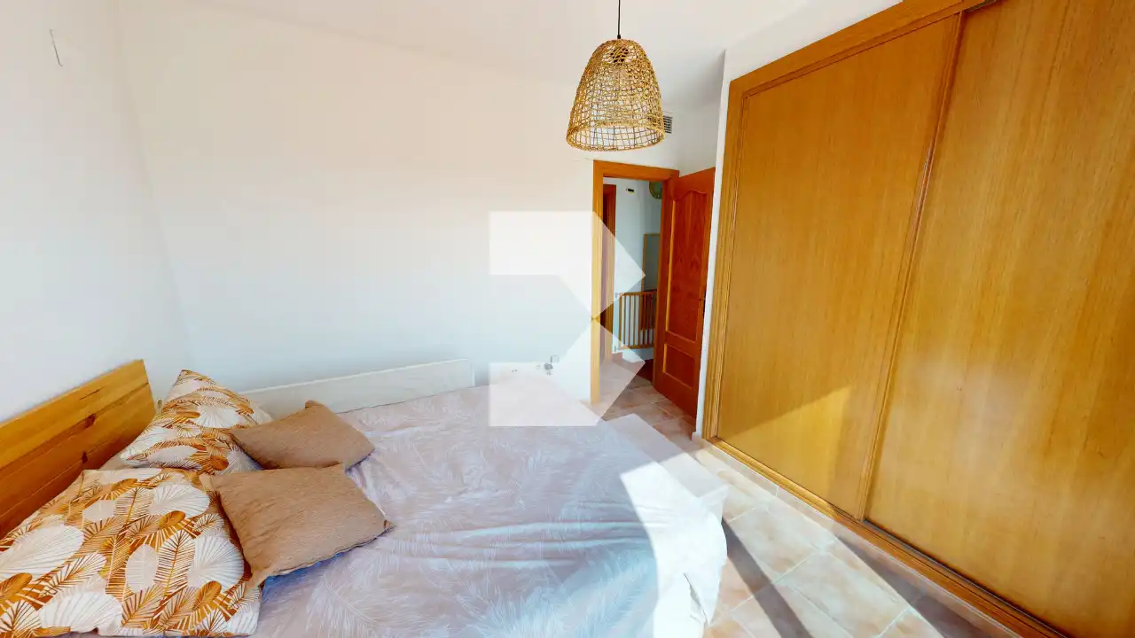 Schlafzimmer von Einfamilien-Reihenhaus zum Verkauf in Mutxamel mit Klimaanlage, Heizung und Terrasse