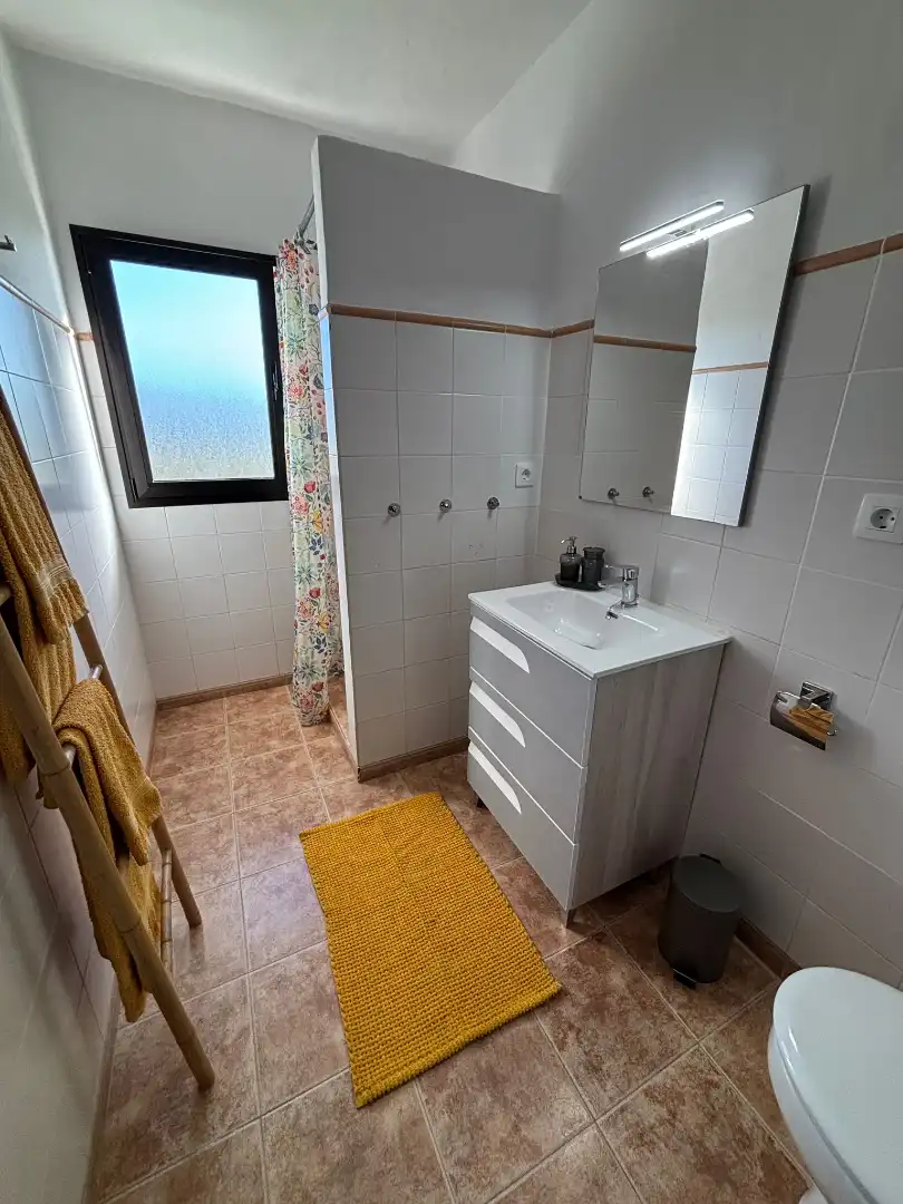 Baño de Casa o chalet de alquiler en La Oliva con Jardín privado, Terraza y Amueblado