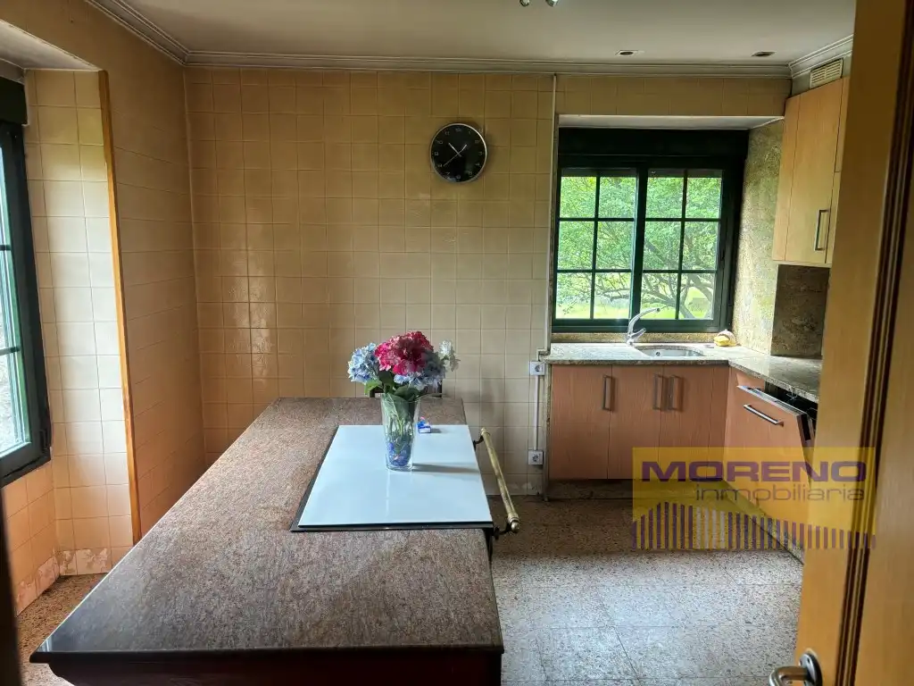 Cocina de Finca rústica en venta en Sarria