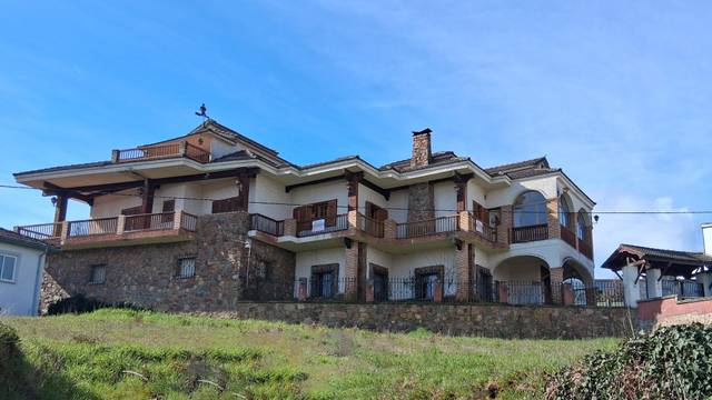 Casa-chalet en Venta en Sotoserrano