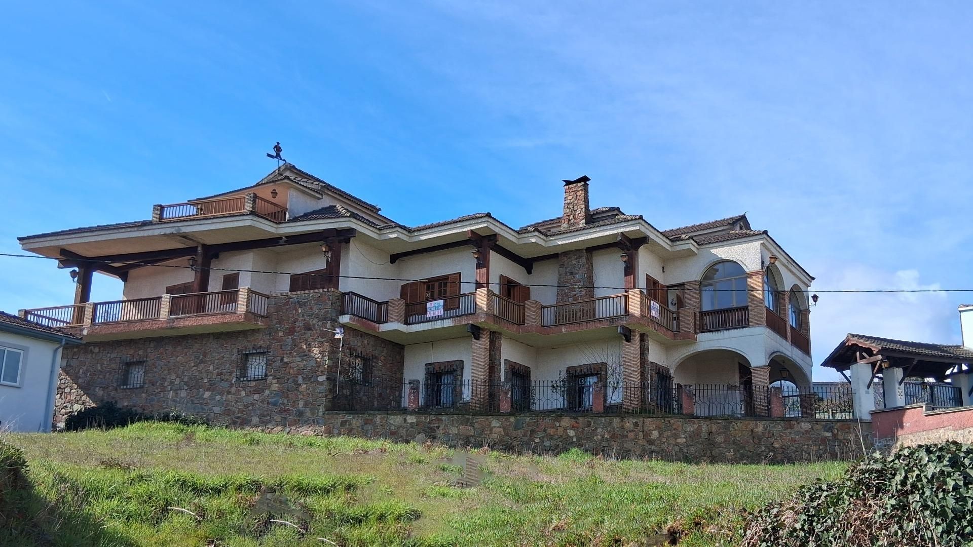 Exterior view of House or chalet for sale in Sotoserrano  with Heating, Terrace and Storage room