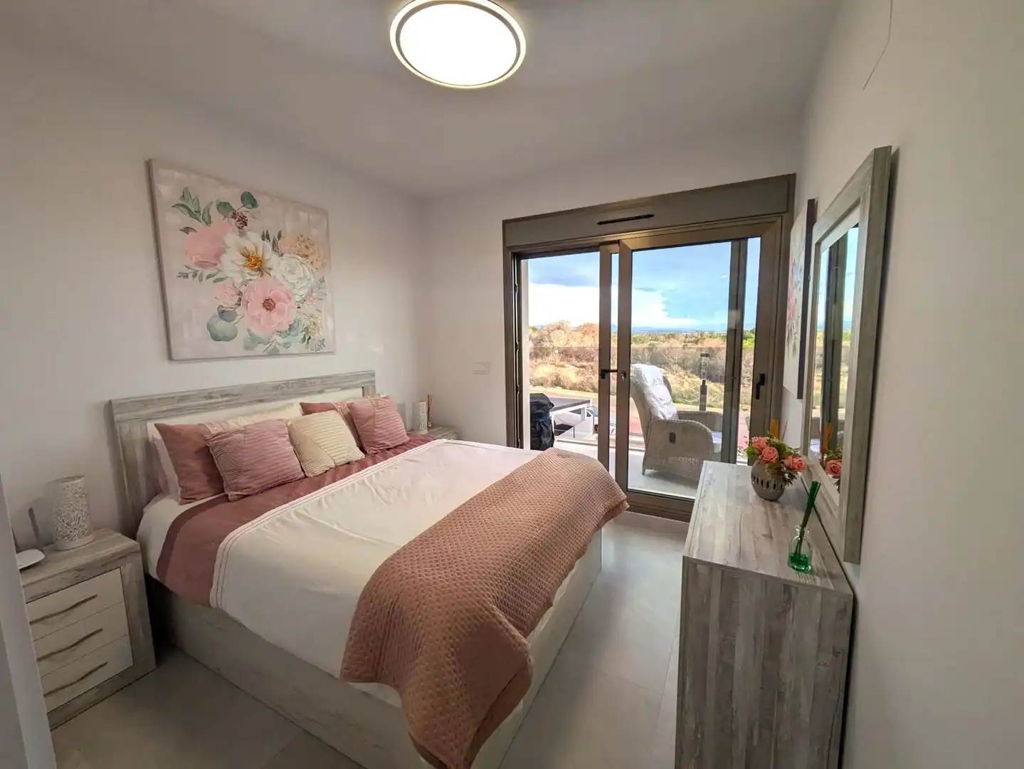 Dormitori de Casa o xalet en venda en Orihuela amb Jardí privat, Terrassa i Piscina