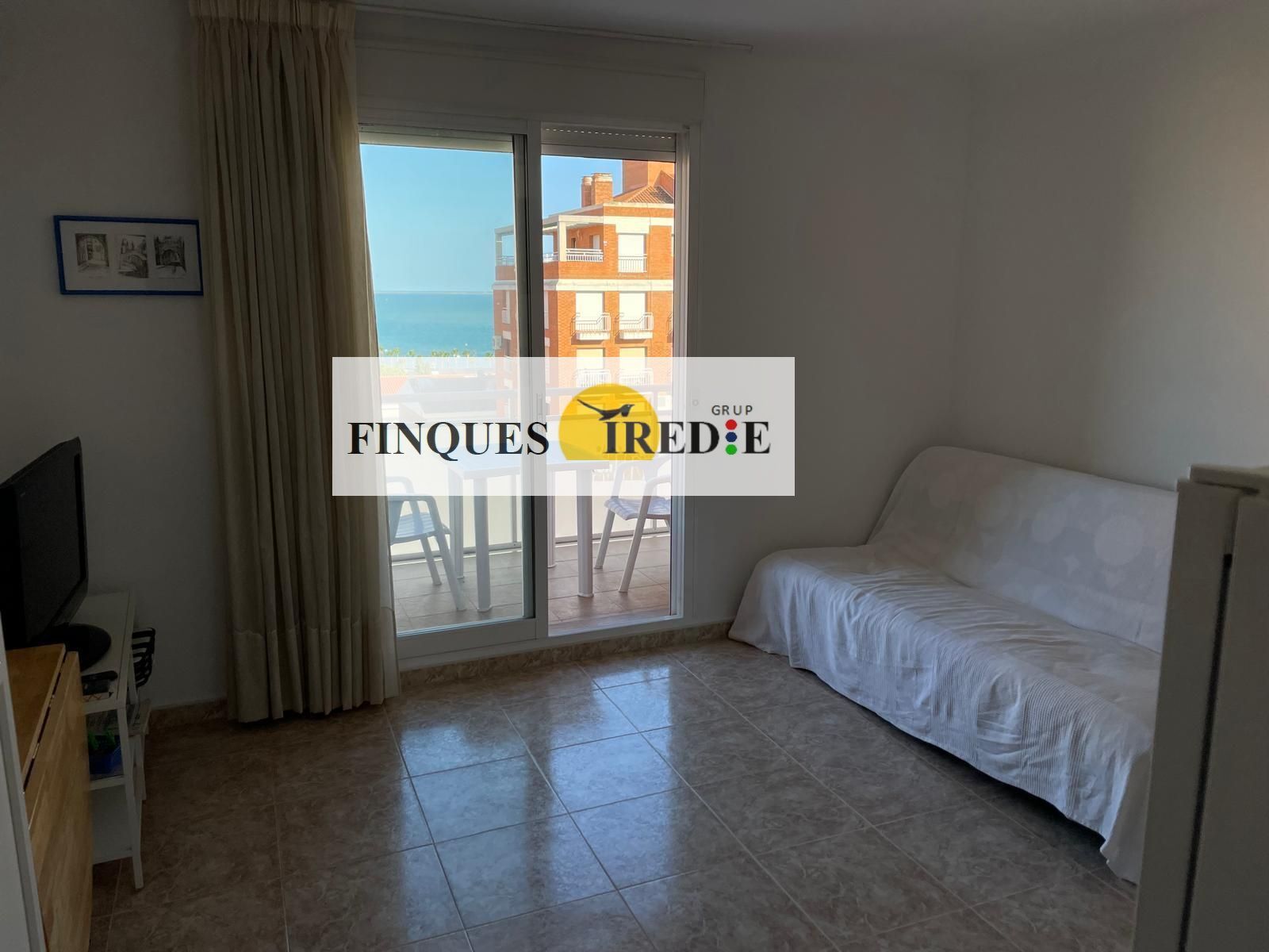 Dormitori de Apartament de lloguer en Sant Carles de la Ràpita amb Aire condicionat i Piscina comunitària