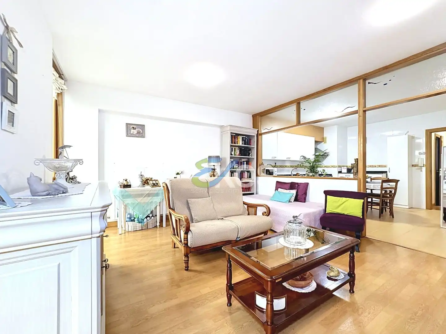 Sala d'estar de Apartament en venda en Vitoria - Gasteiz amb Calefacció