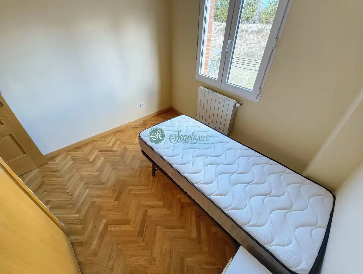 Bedroom of Flat for sale in Segovia  with Heating, Storage room and Furnished