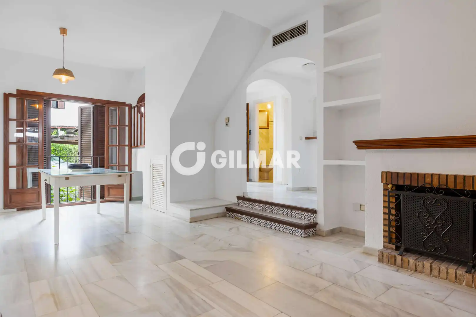 Einfamilien-Reihenhaus zum Verkauf in Estepona mit Privatgarten und Schwimmbad
