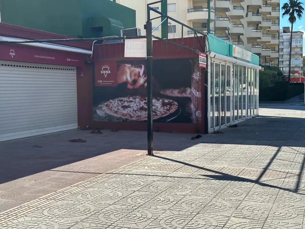 Vista exterior de Local de alquiler en Gandia con Terraza y Alarma