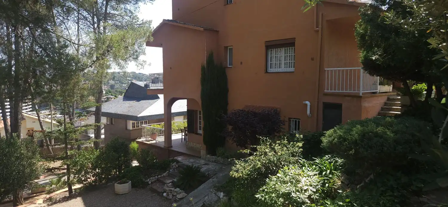Vista exterior de Casa o chalet en venta en Corbera de Llobregat con Aire acondicionado, Calefacción y Terraza