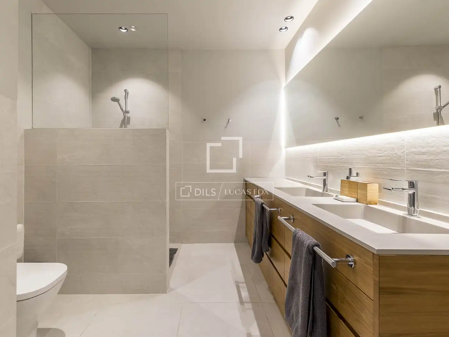 Baño de Piso en venta en Barcelona con Aire acondicionado, Calefacción y Parquet
