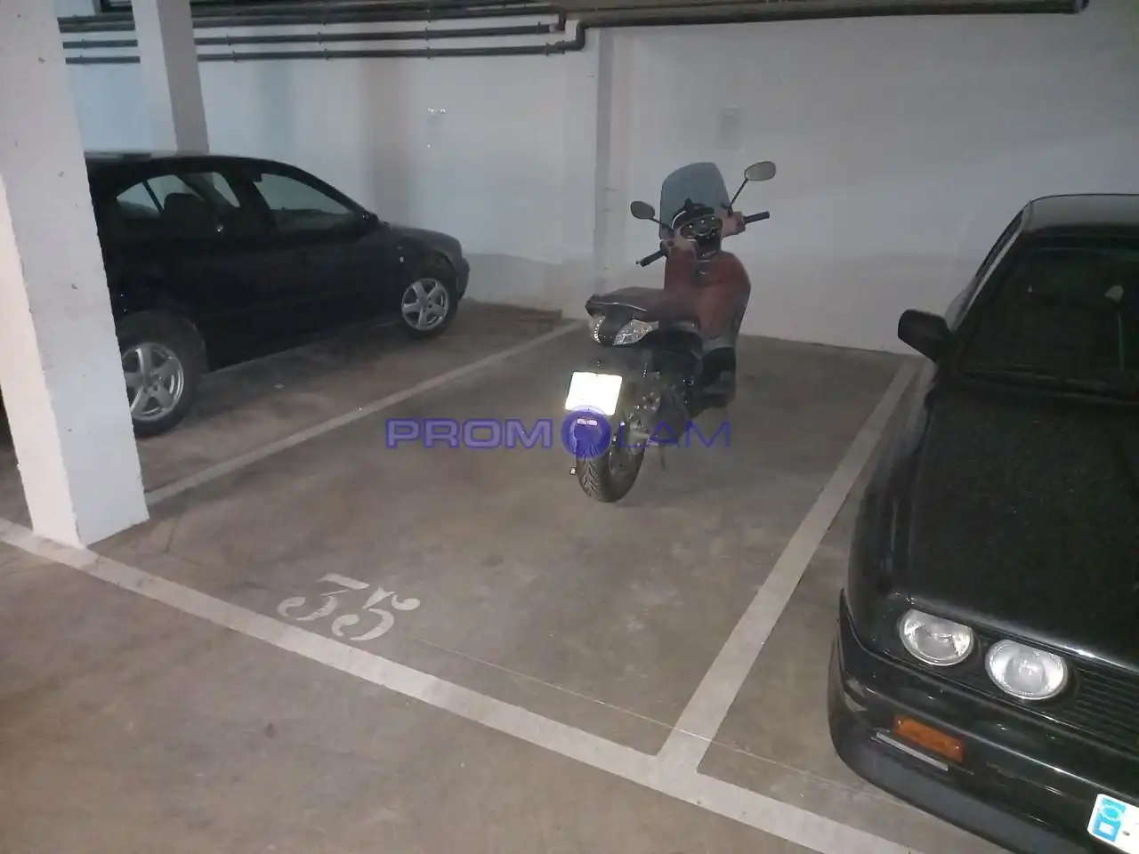 Parkplatz von Garage zum Verkauf in Pilas