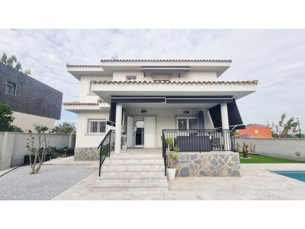 Vista exterior de Casa o chalet en venta en Riba-roja de Túria con Calefacción, Jardín privado y Terraza