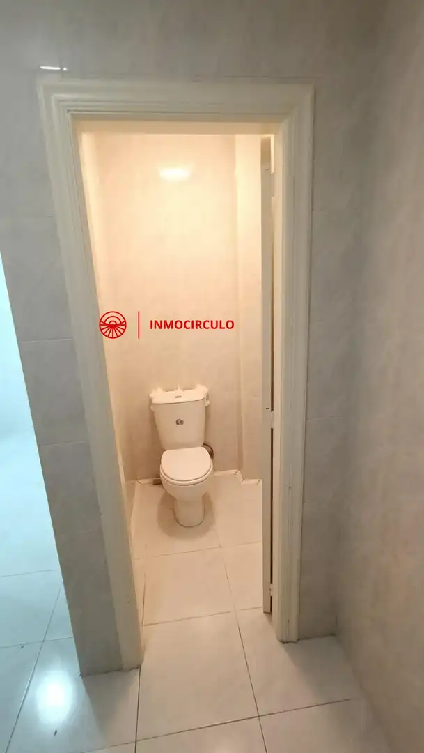 Baño de Local de alquiler en Burgos