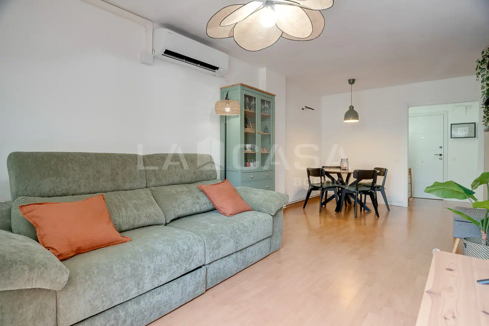 Sala de estar de Piso en venta en Barcelona con Calefacción, Trastero y Balcón