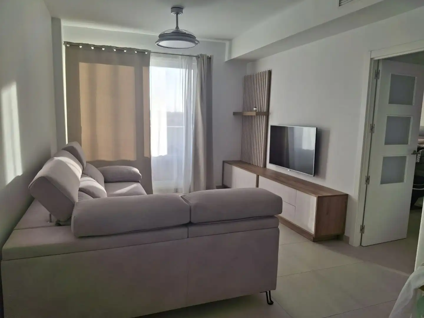 Sala de estar de Piso en venta en Puerto Real con Trastero, Amueblado y Balcón